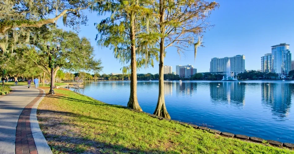  A Guide to Lake Eola Park: The Heart of Downtown Orlando