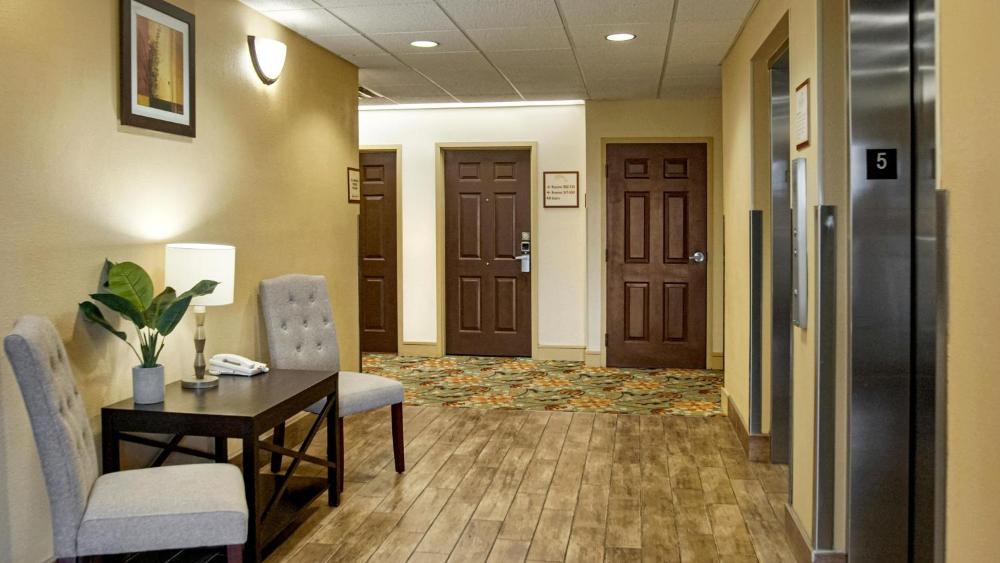 The Galleria Palms Lobby Corridor Seating Area