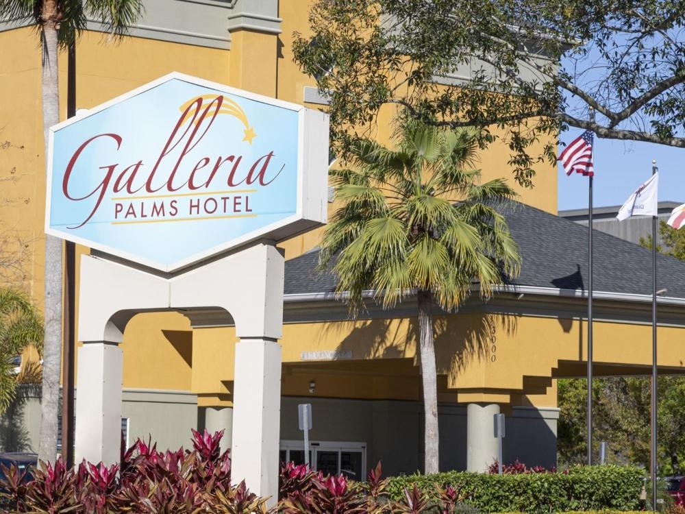 Hotel In Kissimmee Entrance Sign