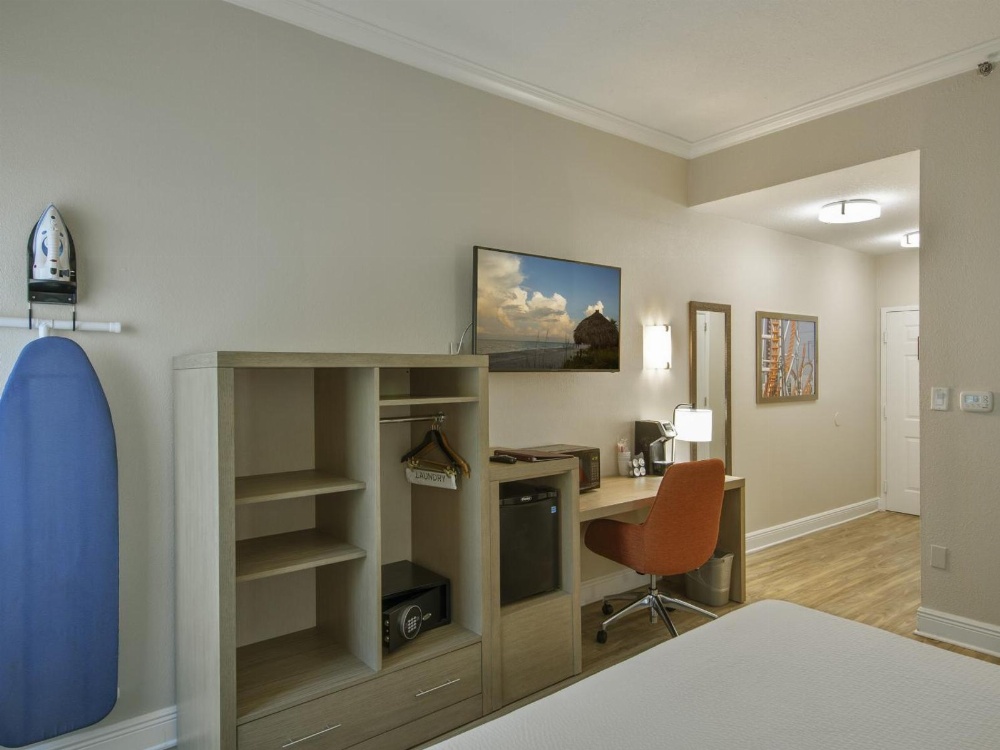 Galleria Palms Hotel