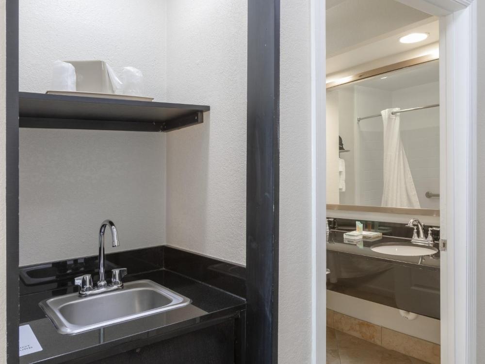 Galleria Palms Hotel Image 45
