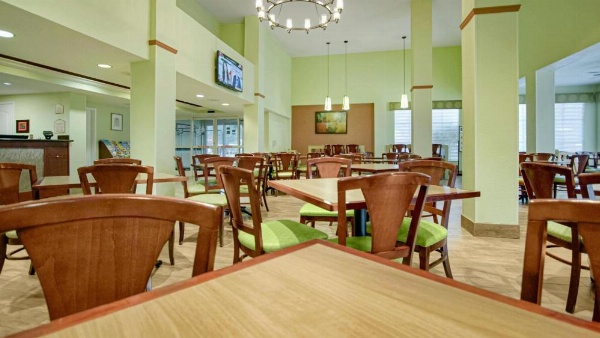 Galleria Palms Hotel Dining Area Communal Tables Buffet Station