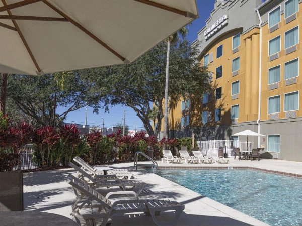 Galleria Palms Hotel Pool Deck Sun Loungers Umbrellas