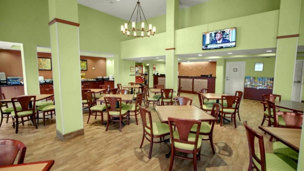 Galleria Palms Hotel To Disney World Dining Area Communal Tables Buffet Station