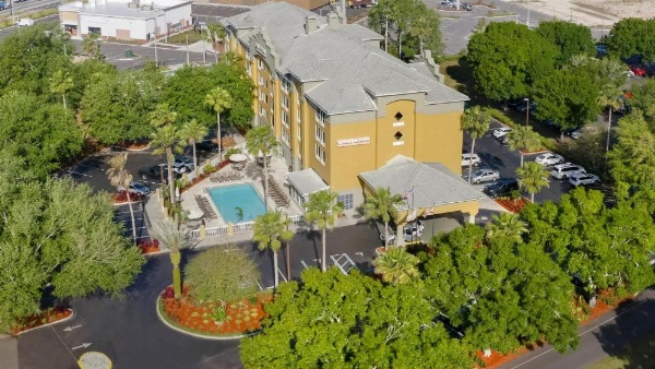 The Galleria Palms Aerial View of Pool Sundeck Parking